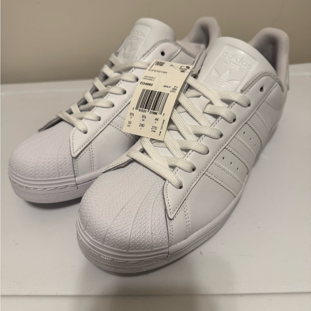 *NEW* Adidas Superstar Sneakers size 10